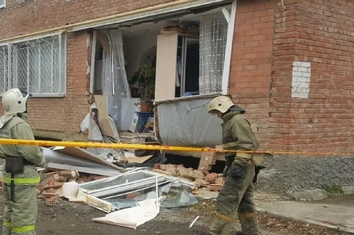 В жилом доме Армавира произошел взрыв газа. Более 50 жильцов эвакуированы