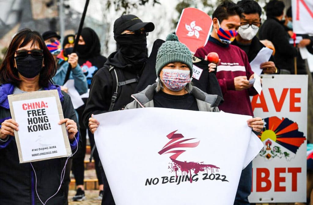 Европарламент призывает бойкотировать Пекинскую Олимпиаду
