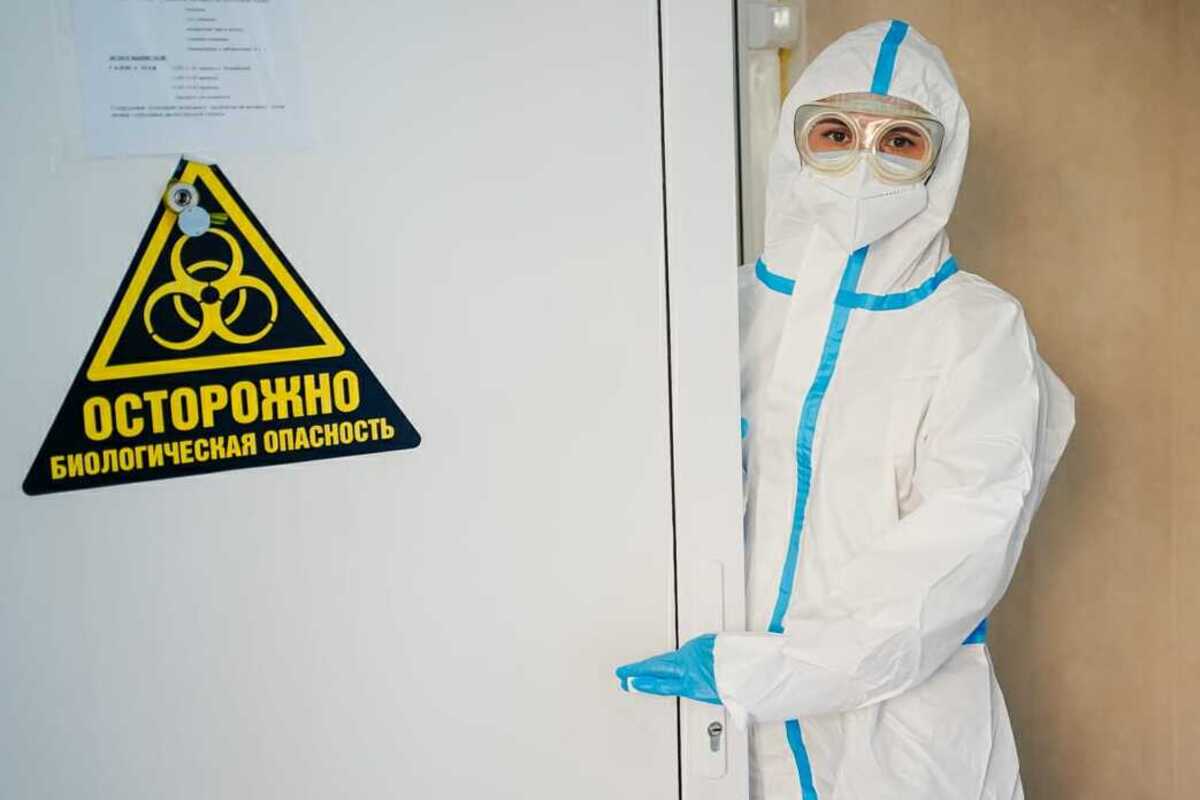 Власти Краснодарского края заявили о подготовке к «взрывной» волне заболеваемости в регионе из-за распространения штамма «омикрон»