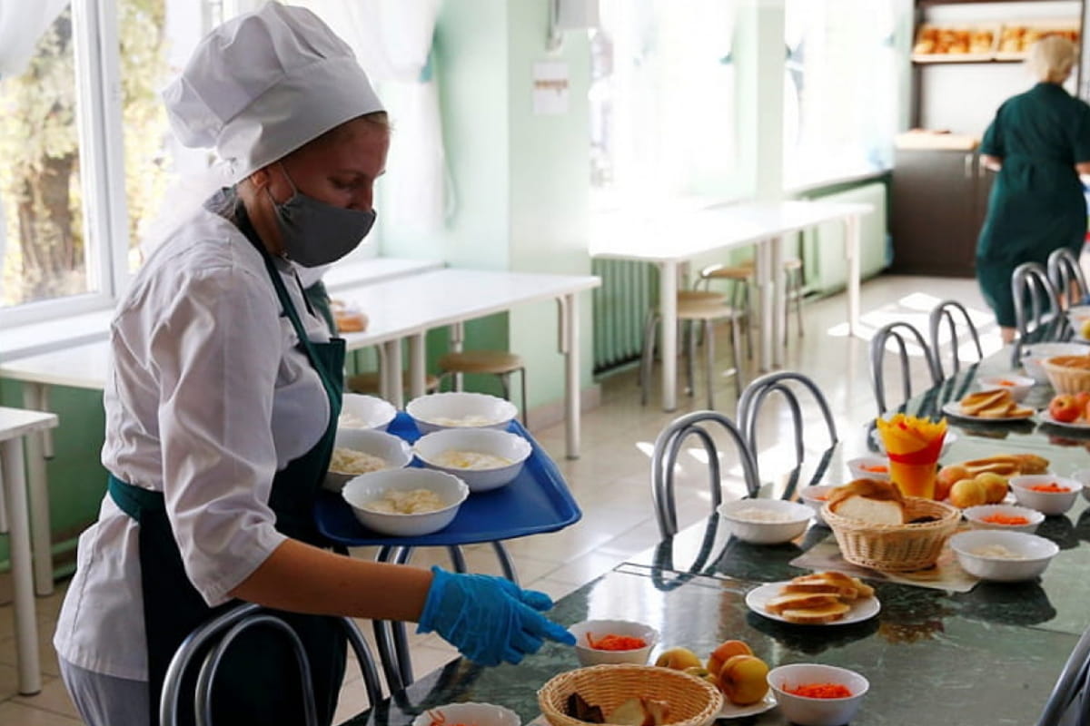 В текущем году для организации питания школьников Кубани выделено 3,9 млрд рублей