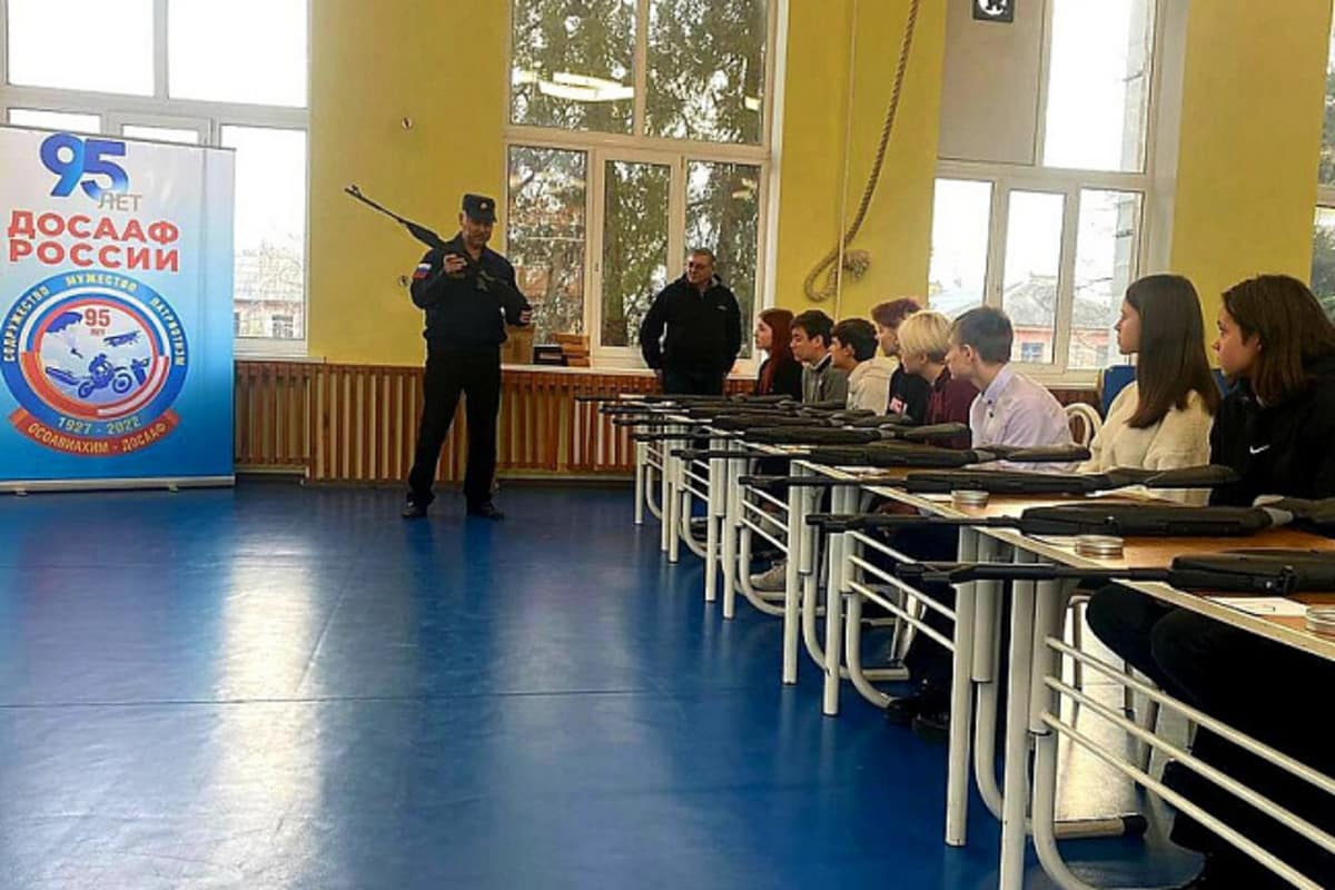 В Краснодаре прошли соревнования школьников по стрельбе рамках допризывной подготовки «Ворошиловский стрелок»