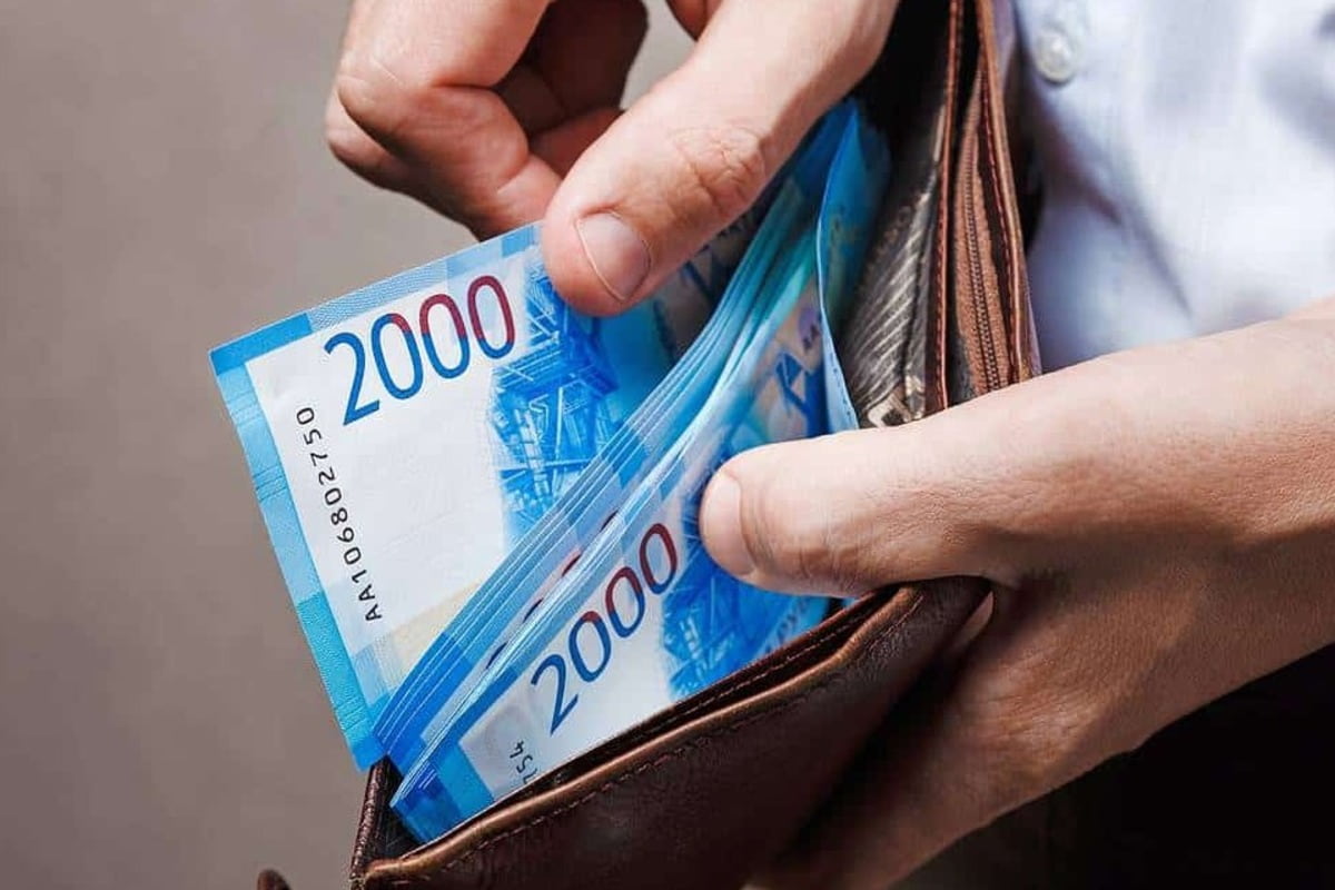 В России минимальный размер оплаты труда в 2023 году составит 16 242 рублей