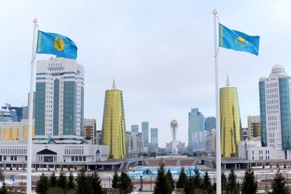 В Казахстане приняли закон позволяющий увольнять чиновников у которых расходы превышают доходы