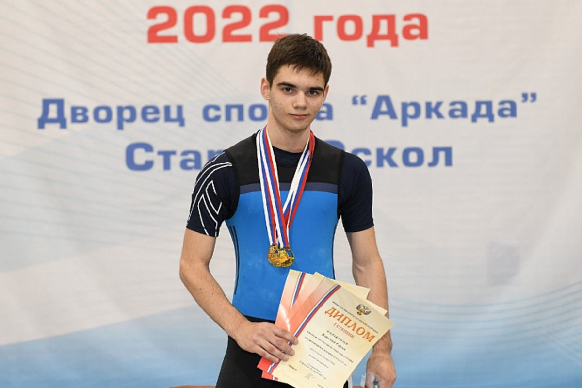 Сергей Влизкий из Сочи стал победителем первенства России по тяжелой атлетике среди юниоров