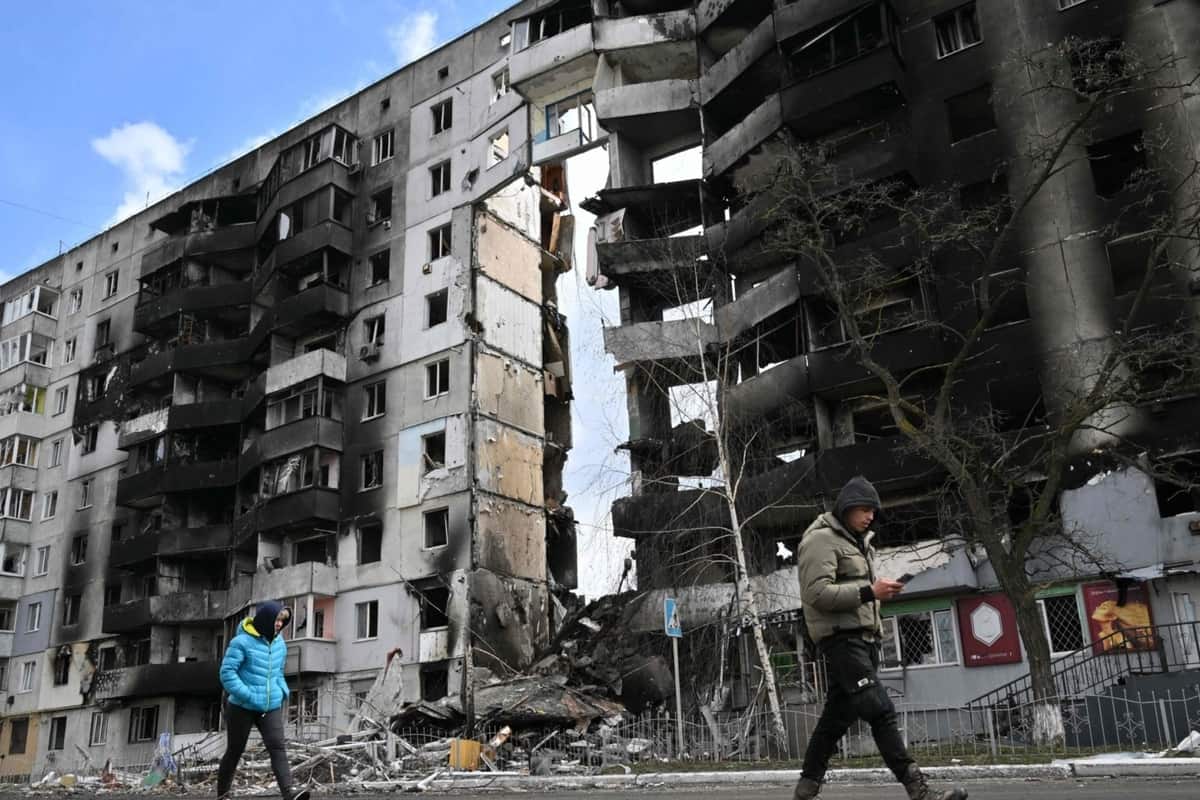 Жители Мариуполя помогают войскам ДНР освобождать город осуществляя маркировку домов с националистами внутри