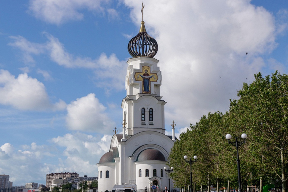 Патриарх Кирилл совершил чин великого освящения нового храма в городе-герое Новороссийске