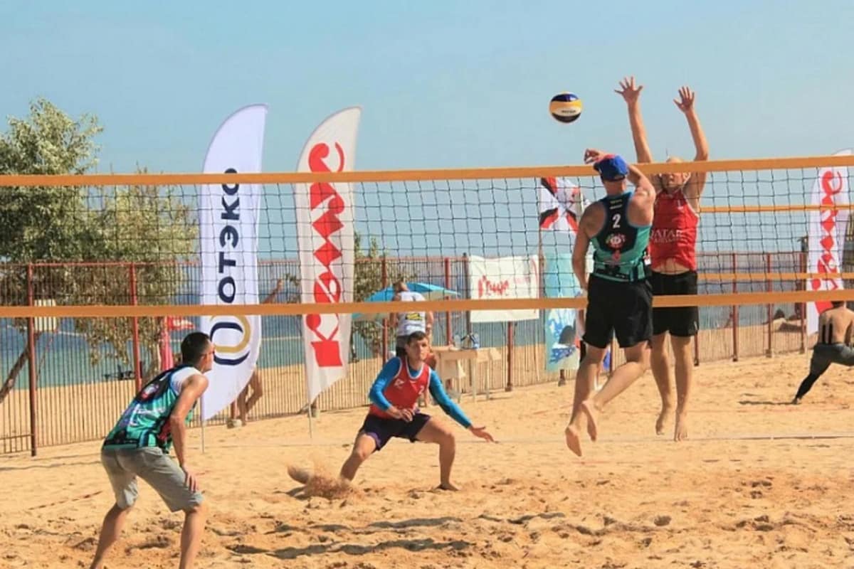 В Краснодарском крае провели турнир по пляжному волейболу в честь 85-летия региона