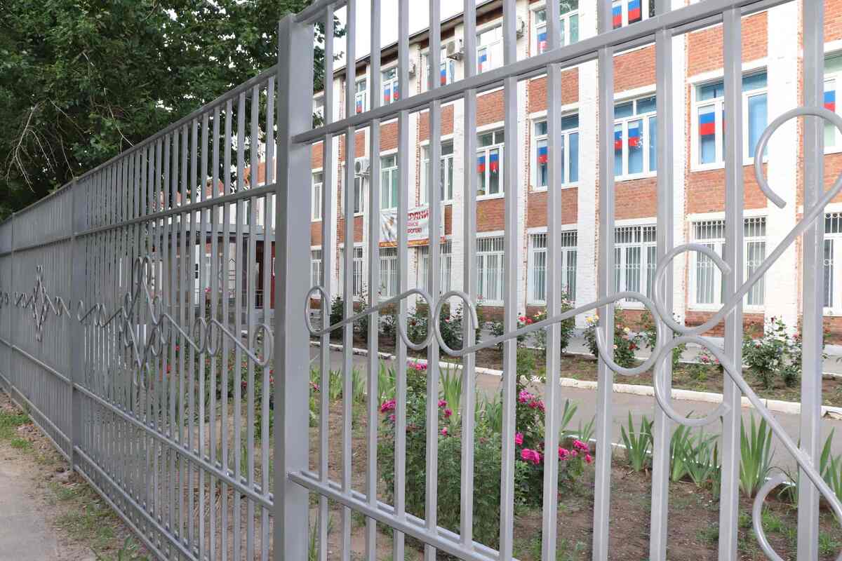 После ижевской трагедии в школах Краснодара решено усилить меры безопасности