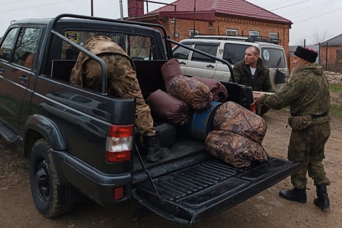 Представители Кубанского казачьего войска доставили очередную партию гуманитарной помощи на Донбасс