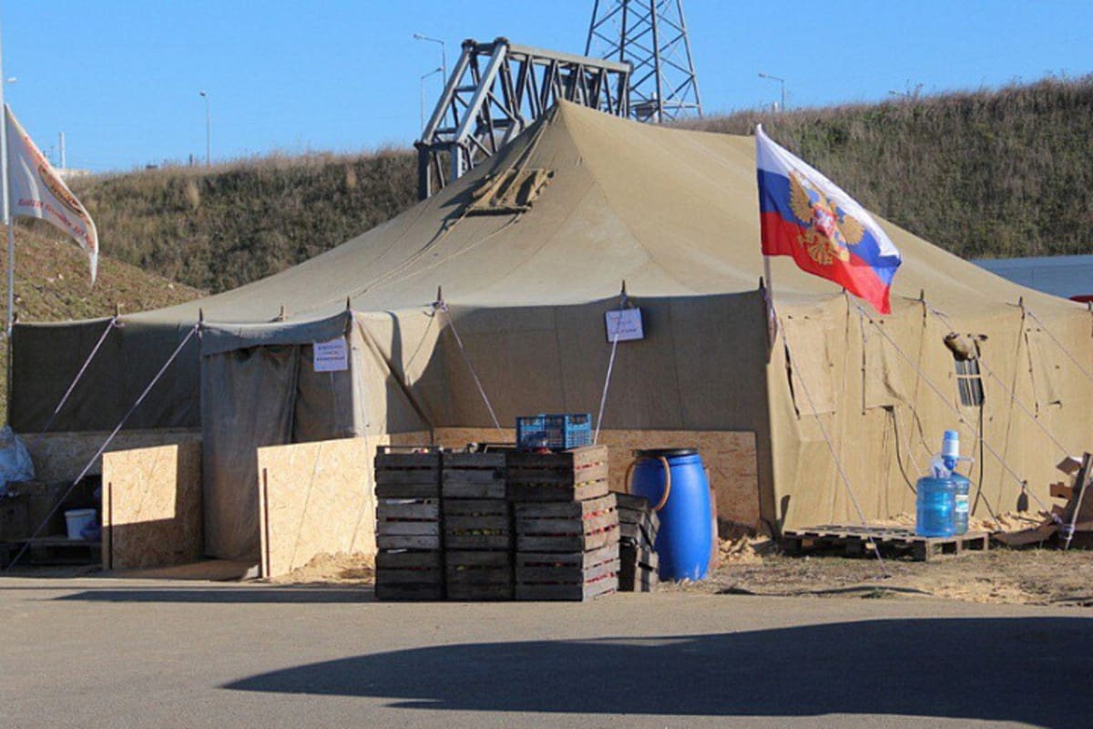 Жители Краснодарского края установили специальные палатки с горячим питанием для военнослужащих из зоны СВО