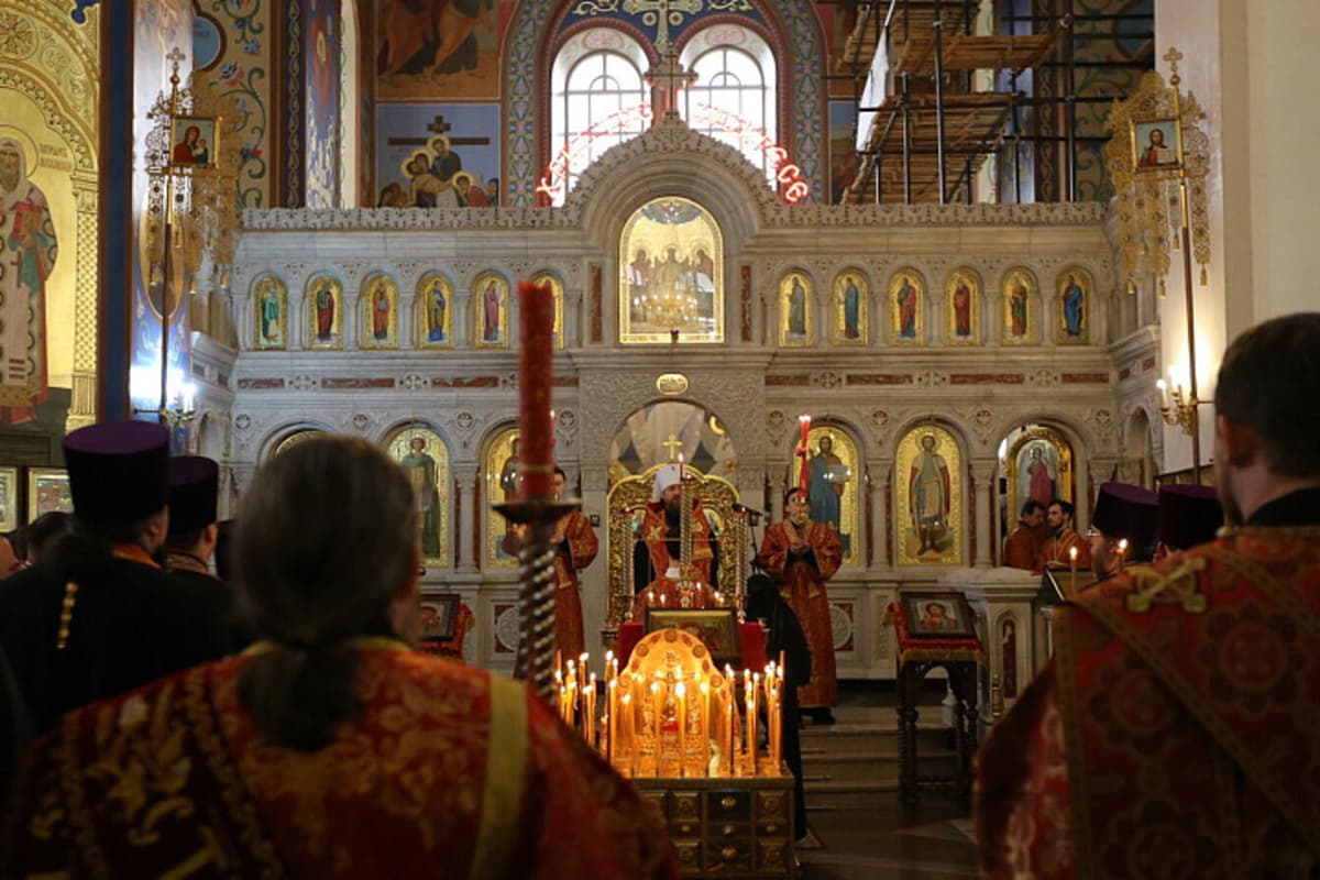 В Краснодаре состоялся общевойсковой молебен в честь 32-й годовщины принятия закона «О реабилитации репрессированных народов»