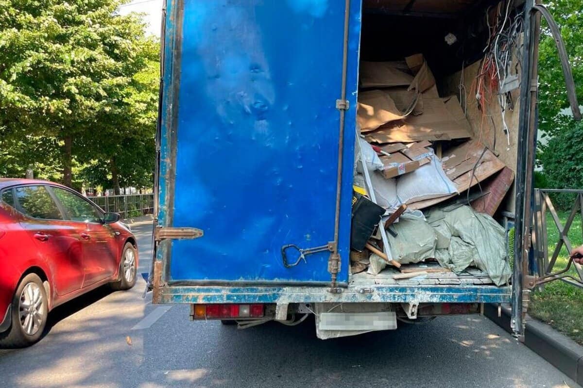 За месяц в Краснодаре отправлено на штрафстоянку более 30 грузовиков принадлежащих «чёрным мусорщикам»