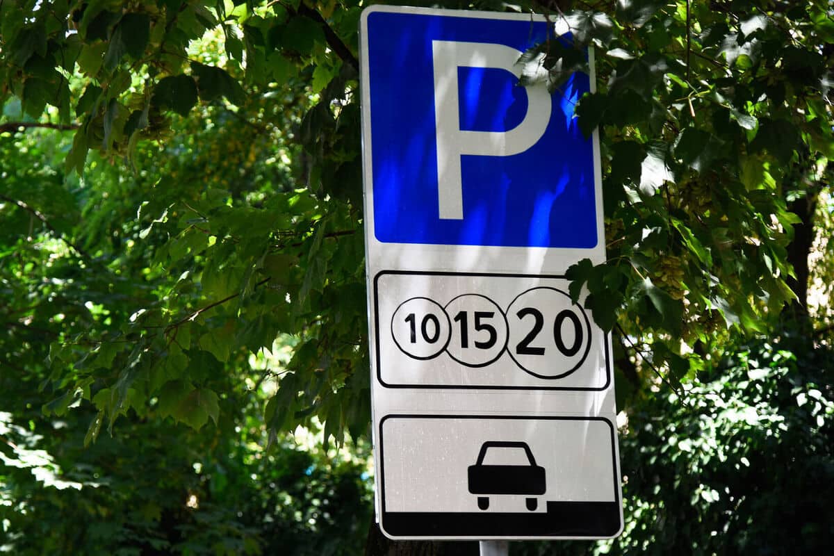 С 15 октября 2023 года власти города-курорта Сочи вводят платные парковочные места