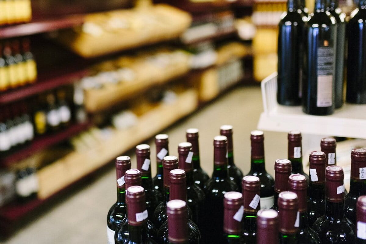 В 2024 году ожидается рост стоимости импортного вина на прилавках российских магазинов