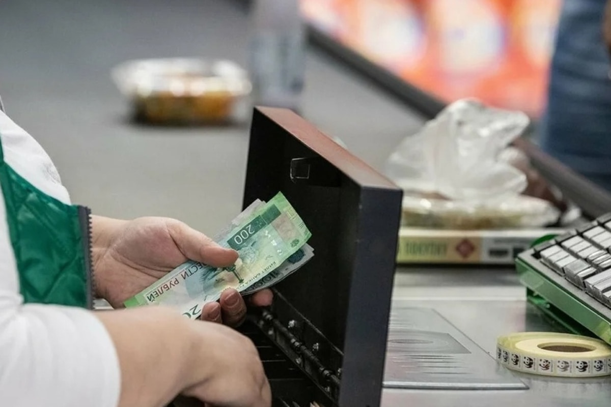 На кассах 1309 торговых точек Краснодарского края жители могут обналичить деньги благодаря услуге «наличные на кассе»