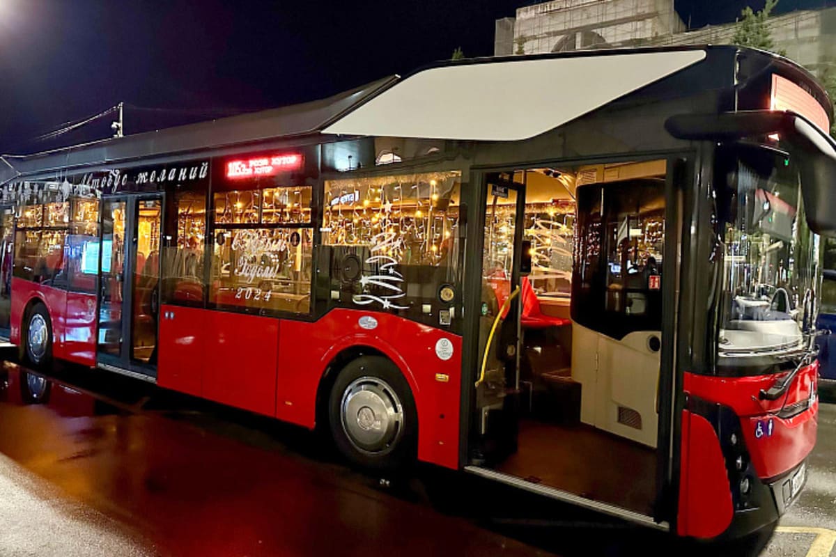 «Автобусы Желаний»: на улицах города-курорта Сочи можно увидеть необычные рейсовые автобусы