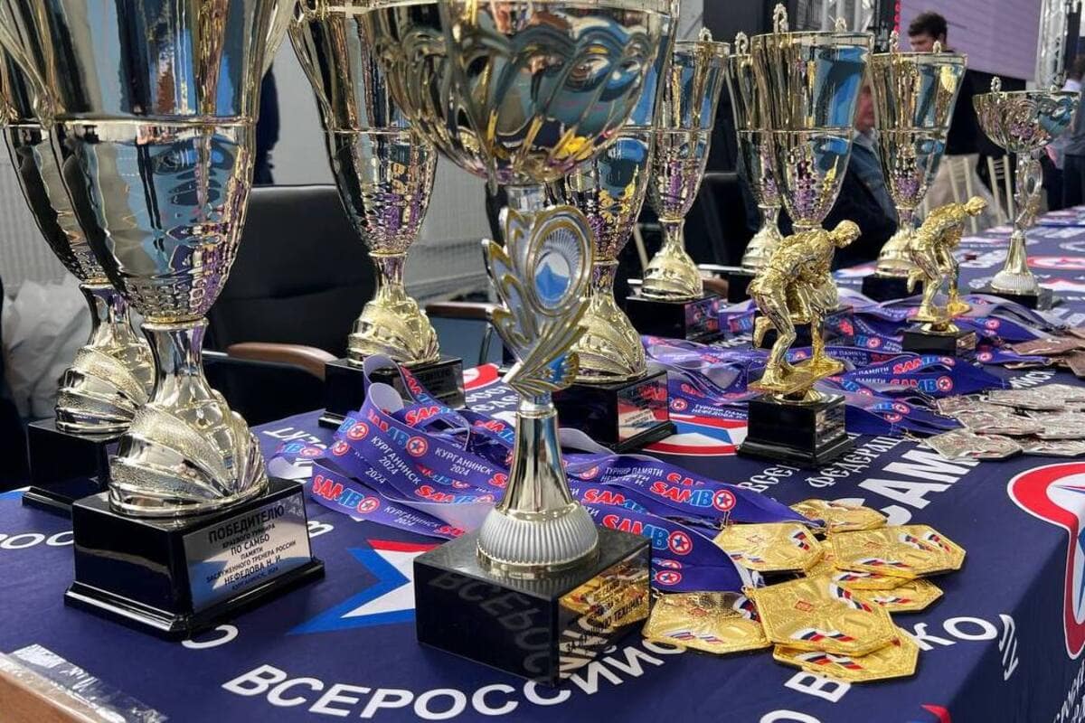 На базе центра единоборств «Чемпион» в Курганинске проходит межрегиональный турнир по самбо