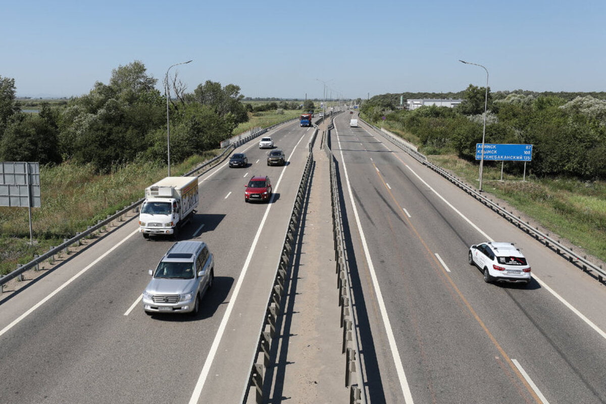 С 1 июня по 15 сентября 2024 года на трассе А-146 Краснодар — Верхнебаканский ограничат движение грузовых автомобилей весом более 15 тонн