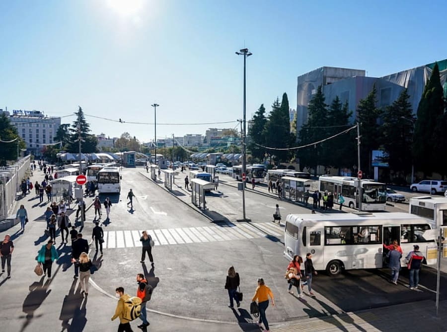 В Сочи планируют обустроить 2040 новых парковочных мест в 2022 году