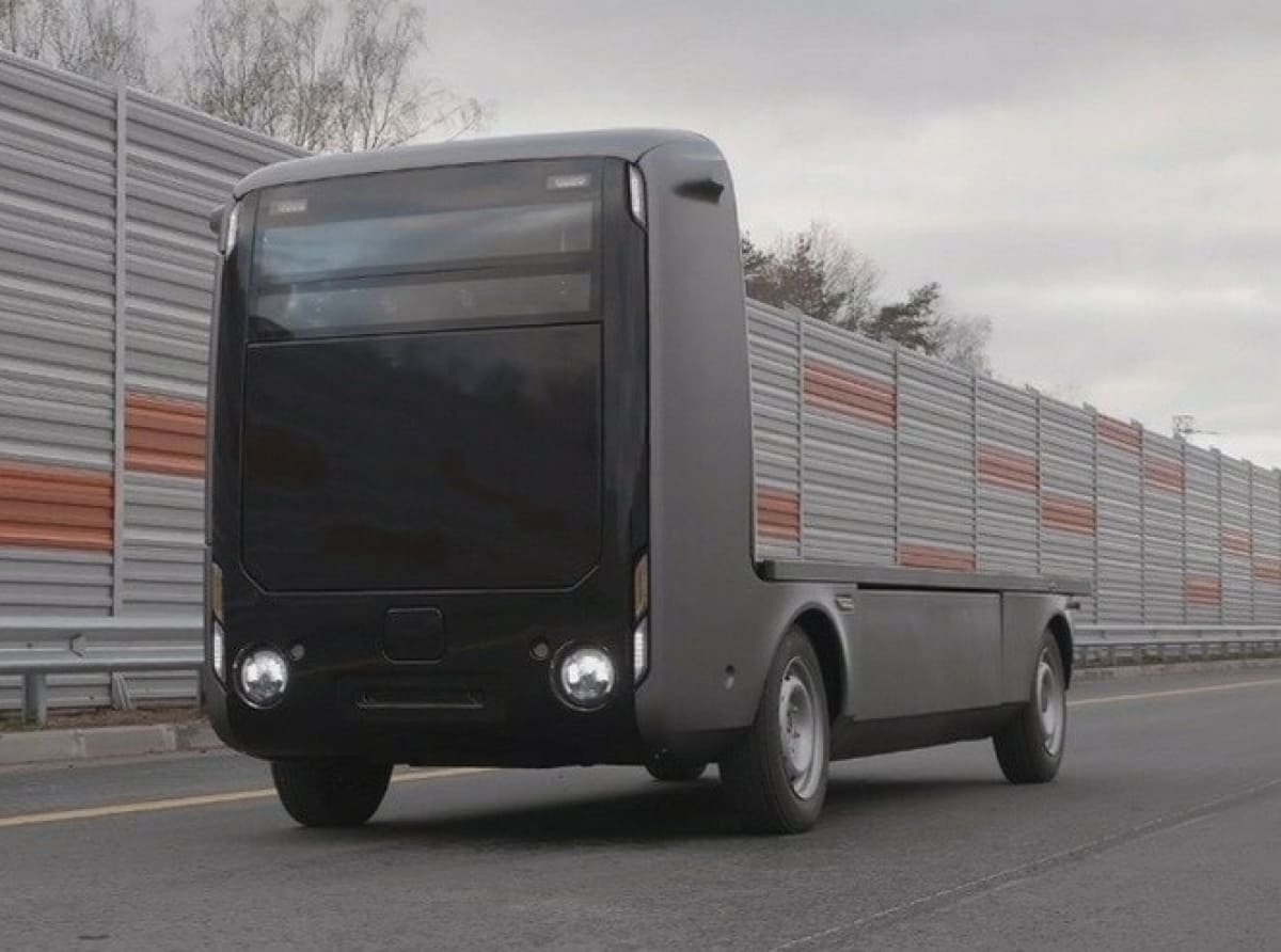 В Москве испытали первый беспилотный грузовик