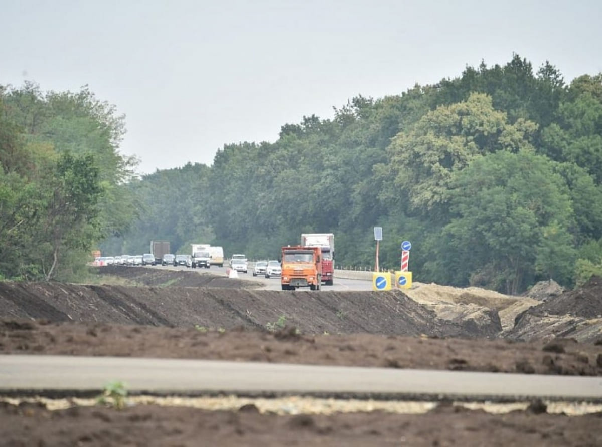 Реконструкция автодороги Краснодар-Ейск выполнена почти наполовину