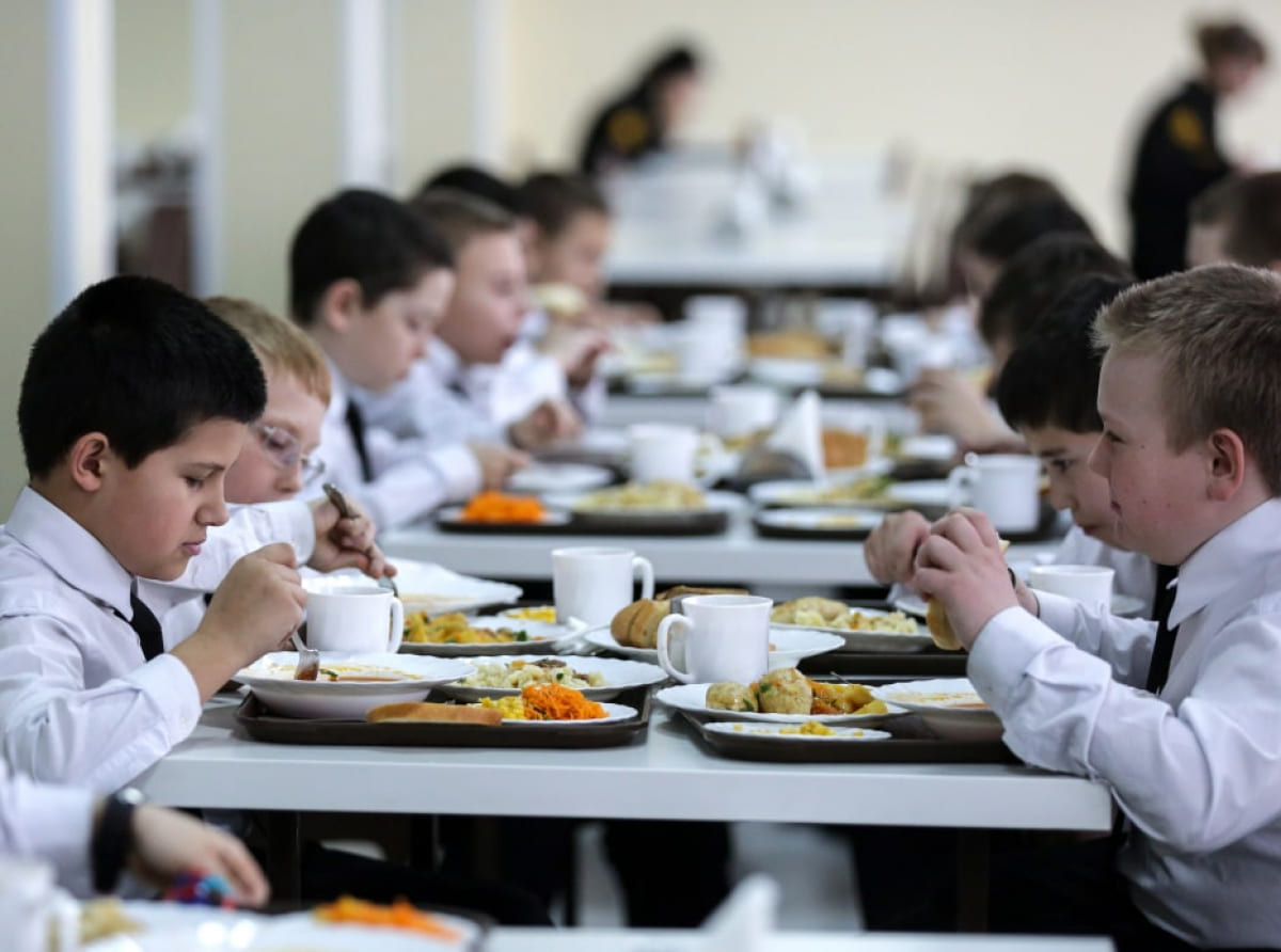 Качество питания в школах Краснодара планируют улучшить централизованными закупками продуктов