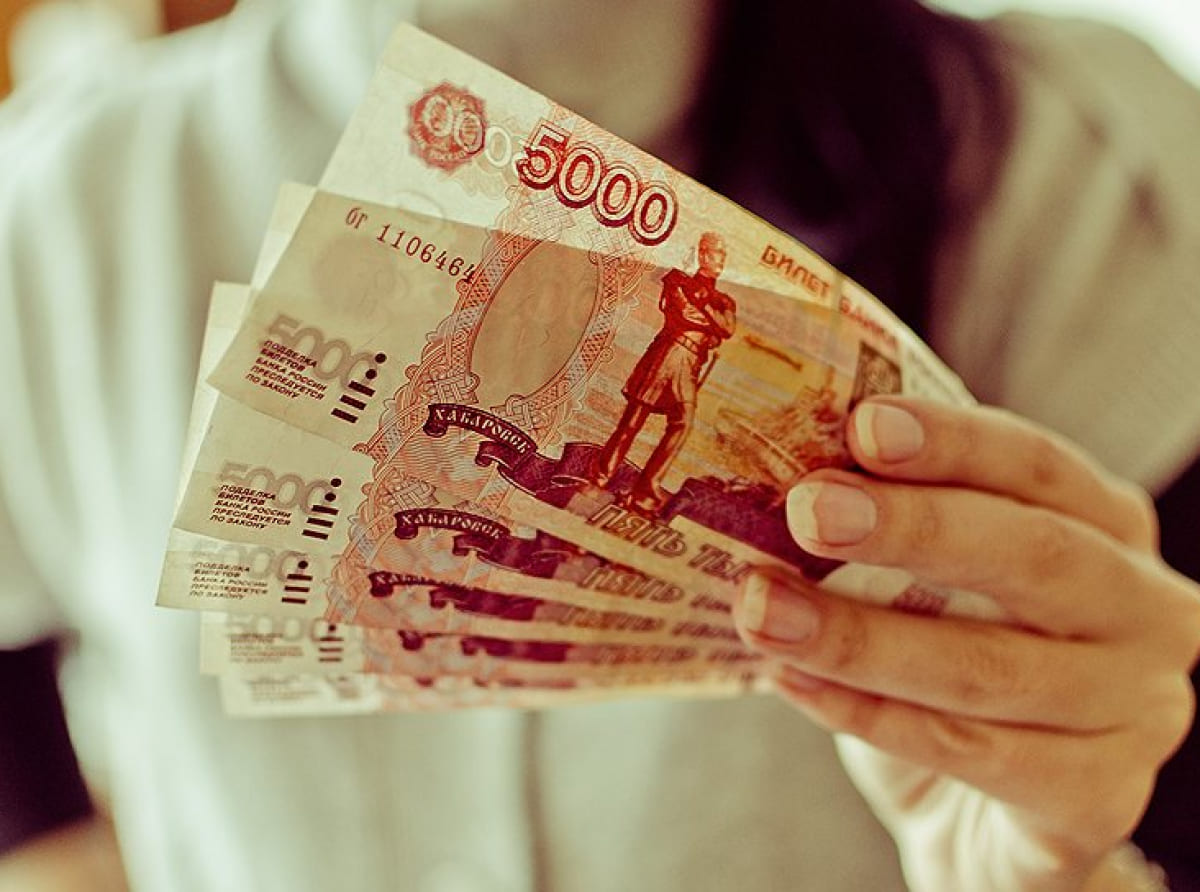 Выпускникам поступившим в ВУЗы родной Кубани могут дать премию в 100 тыс рублей 