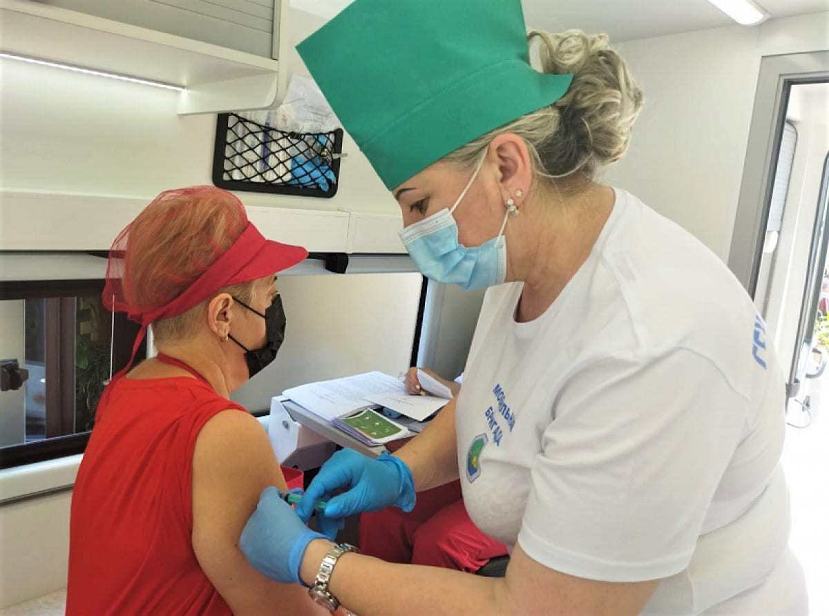 Ковидные послабления: с 1 августа прививку можно будет сделать в течение 3 дней после заселения в отели Сочи