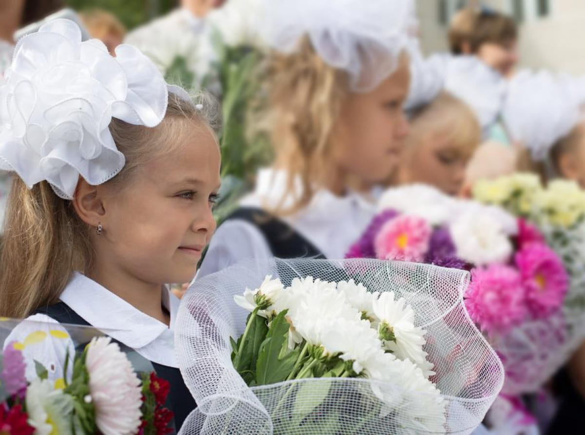В Краснодаре традиционные школьные линейки 1 сентября пройдут только для первых и выпускных классов